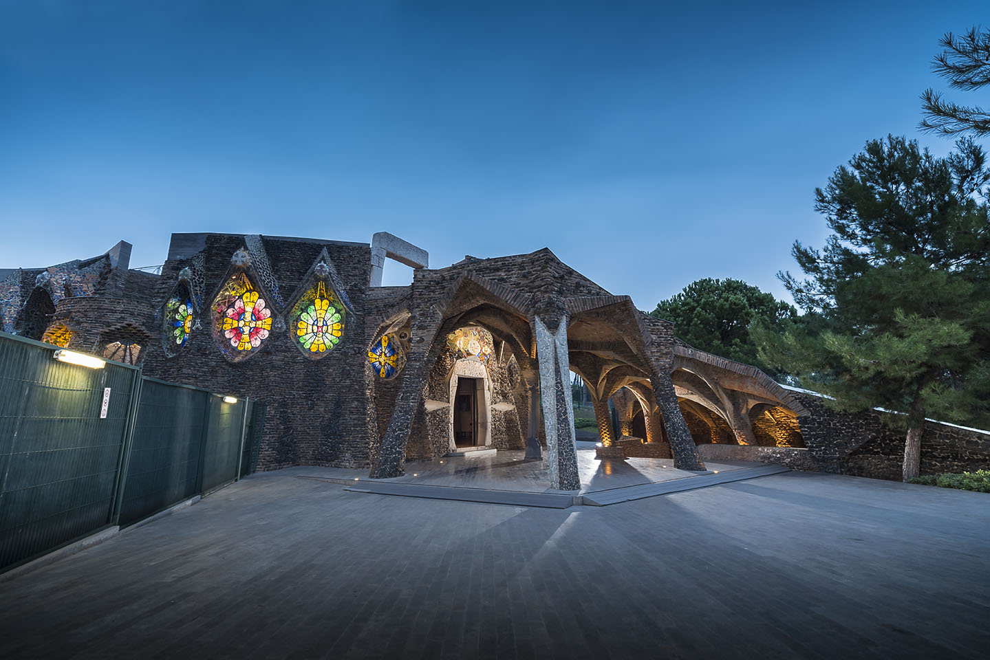 Cripta Gaudí i Colònia Güell
